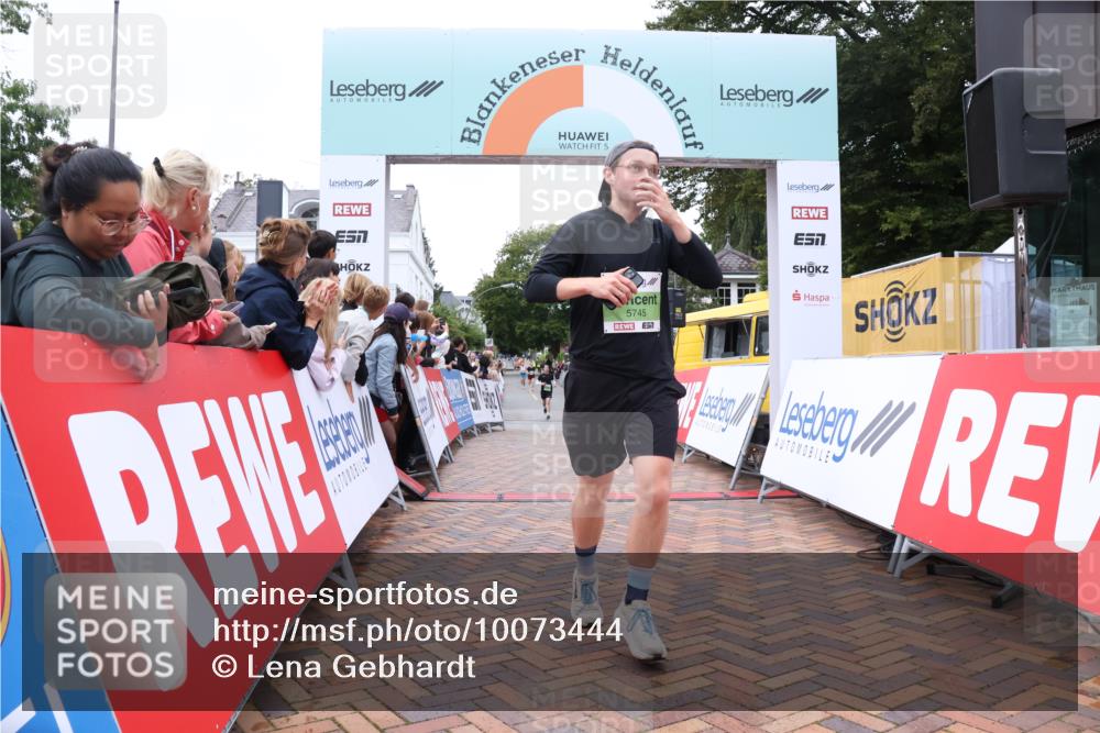 30.08.2026 - Blankeneser Heldenlauf Lena Gebhardt http://msf.ph/oto/10073444 30.08.2026 10:20:53 Ziel 5167, 5723, 5745, 5876 meine-sportfotos.de