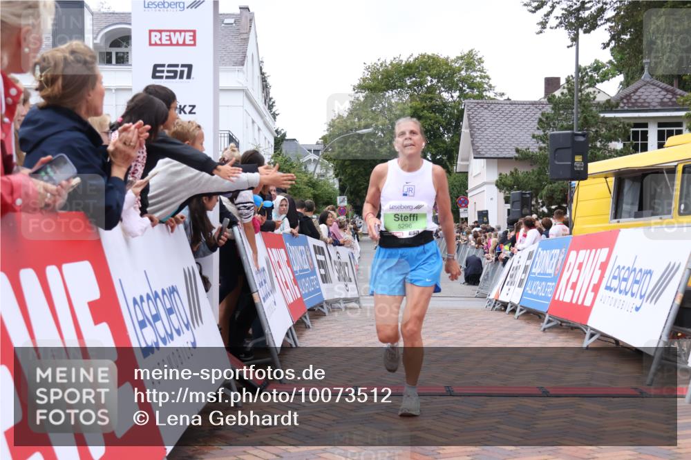 30.08.2026 - Blankeneser Heldenlauf Lena Gebhardt http://msf.ph/oto/10073512 30.08.2026 10:21:05 Ziel 5296, 5315, 5391 meine-sportfotos.de