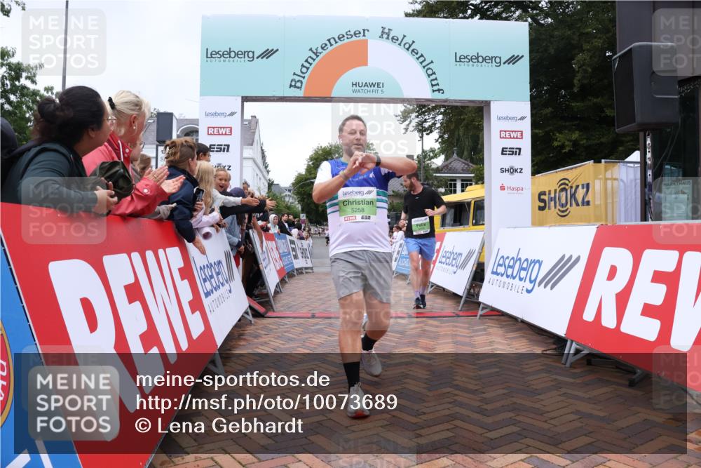 30.08.2026 - Blankeneser Heldenlauf Lena Gebhardt http://msf.ph/oto/10073689 30.08.2026 10:21:46 Ziel 5006, 5258, 5265, 5411, 5472 meine-sportfotos.de