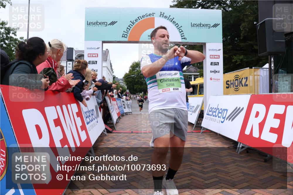 30.08.2026 - Blankeneser Heldenlauf Lena Gebhardt http://msf.ph/oto/10073693 30.08.2026 10:21:47 Ziel 5006, 5258, 5265, 5411, 5472 meine-sportfotos.de