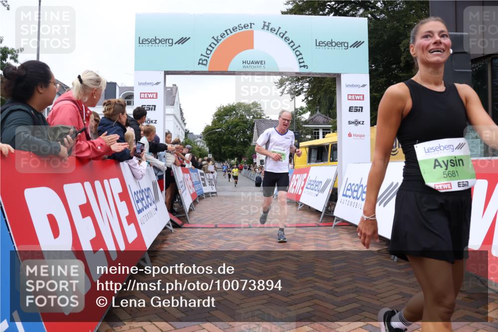30.08.2026 - Blankeneser Heldenlauf Lena Gebhardt http://msf.ph/oto/10073894 30.08.2026 10:22:32 Ziel 5162, 5254, 5681, 5814, 5863 meine-sportfotos.de