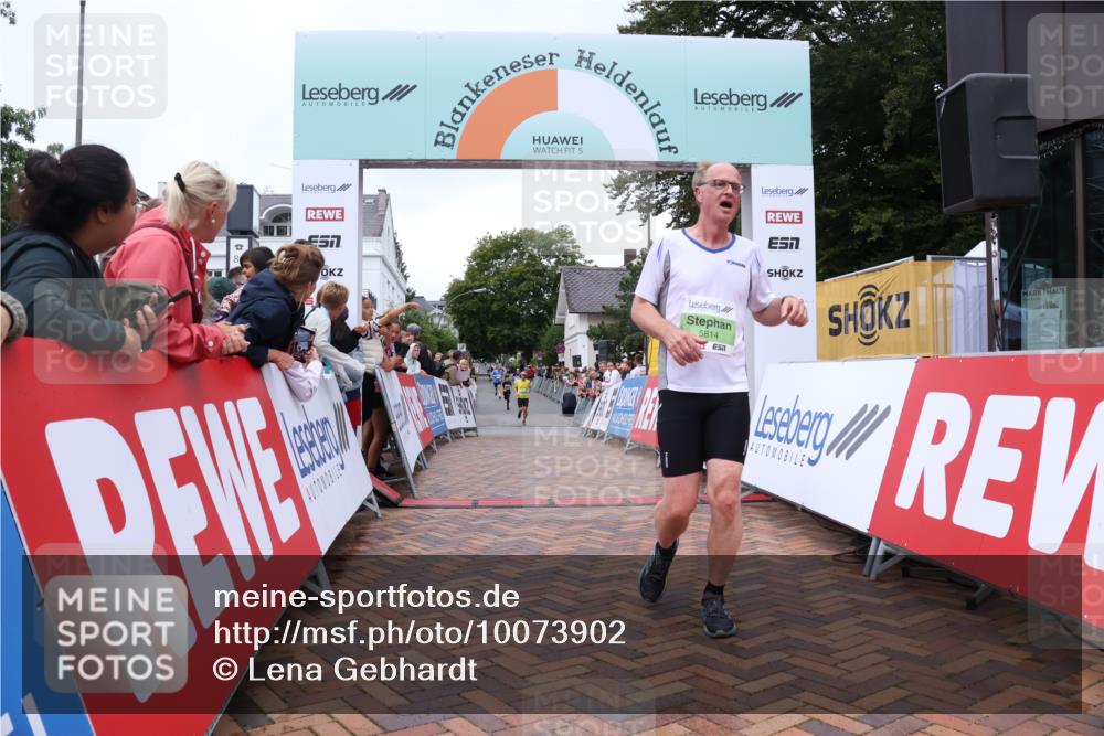 30.08.2026 - Blankeneser Heldenlauf Lena Gebhardt http://msf.ph/oto/10073902 30.08.2026 10:22:33 Ziel 5162, 5254, 5681, 5814, 5863 meine-sportfotos.de