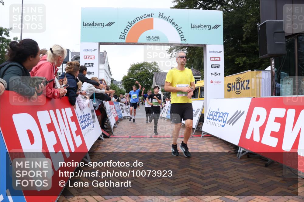 30.08.2026 - Blankeneser Heldenlauf Lena Gebhardt http://msf.ph/oto/10073923 30.08.2026 10:22:40 Ziel 5034, 5039, 5230, 5362, 5814 meine-sportfotos.de