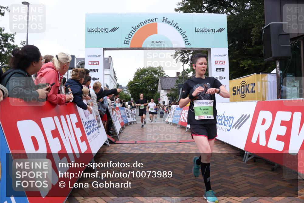 30.08.2026 - Blankeneser Heldenlauf Lena Gebhardt http://msf.ph/oto/10073989 30.08.2026 10:22:57 Ziel 5187, 5229, 5399, 5613, 5868 meine-sportfotos.de