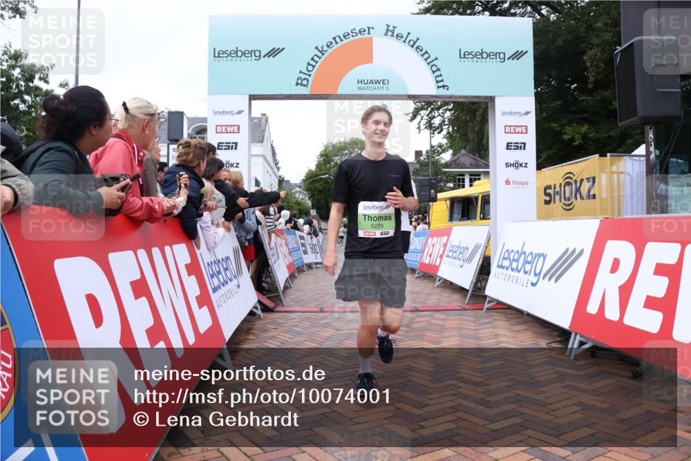 30.08.2026 - Blankeneser Heldenlauf Lena Gebhardt http://msf.ph/oto/10074001 30.08.2026 10:23:00 Ziel 5187, 5229, 5399, 5645, 5868 meine-sportfotos.de