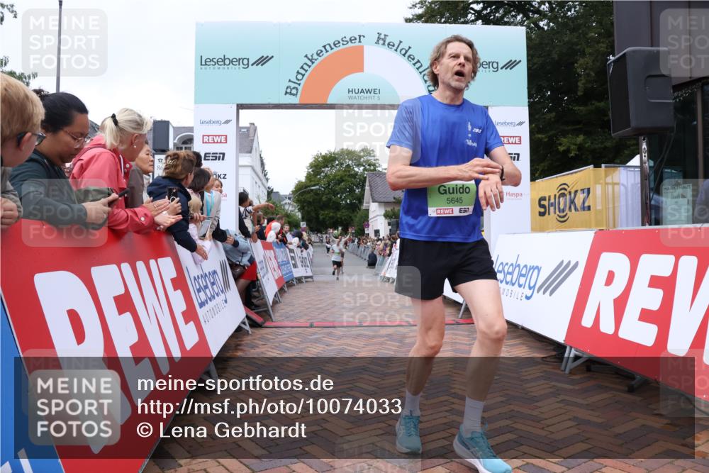 30.08.2026 - Blankeneser Heldenlauf Lena Gebhardt http://msf.ph/oto/10074033 30.08.2026 10:23:05 Ziel 5187, 5229, 5645 meine-sportfotos.de