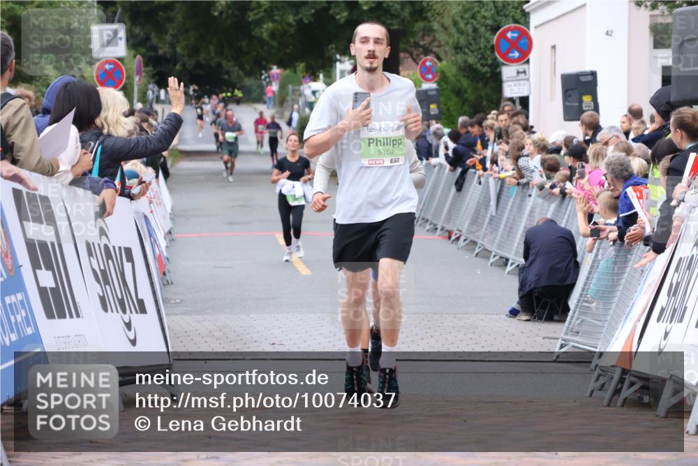 30.08.2026 - Blankeneser Heldenlauf Lena Gebhardt http://msf.ph/oto/10074037 30.08.2026 10:23:07 Ziel 5160, 5187, 5229, 5645 meine-sportfotos.de