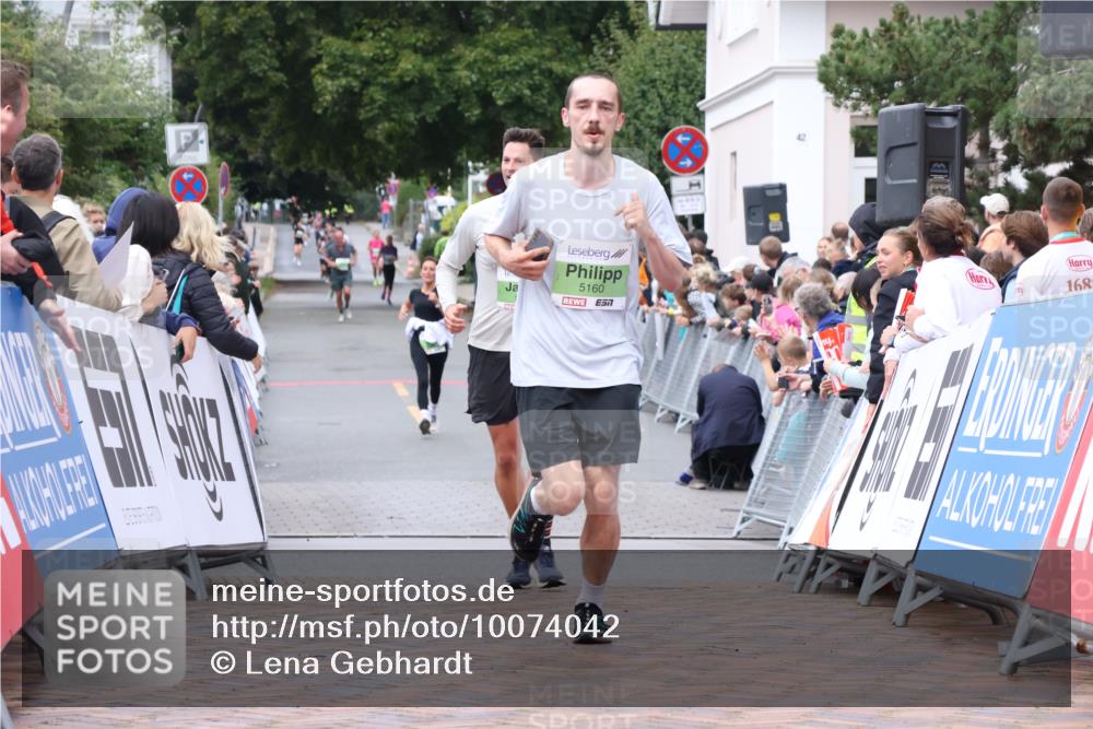 30.08.2026 - Blankeneser Heldenlauf Lena Gebhardt http://msf.ph/oto/10074042 30.08.2026 10:23:08 Ziel 5160, 5187, 5331, 5645 meine-sportfotos.de