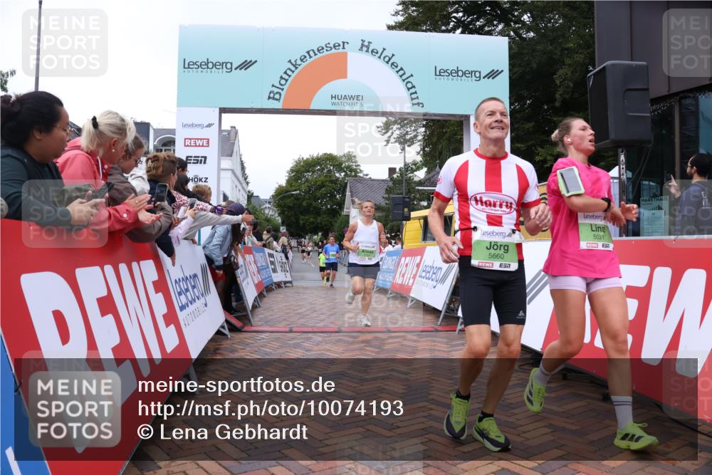 30.08.2026 - Blankeneser Heldenlauf Lena Gebhardt http://msf.ph/oto/10074193 30.08.2026 10:23:44 Ziel 5031, 5142, 5300, 5659, 5660, 5769 meine-sportfotos.de