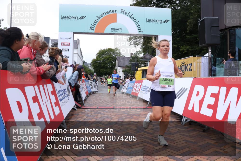 30.08.2026 - Blankeneser Heldenlauf Lena Gebhardt http://msf.ph/oto/10074205 30.08.2026 10:23:46 Ziel 5031, 5300, 5660, 5762, 5769 meine-sportfotos.de