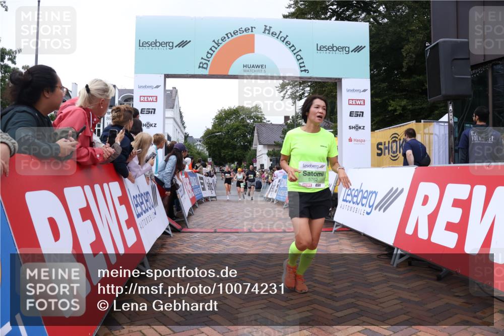 30.08.2026 - Blankeneser Heldenlauf Lena Gebhardt http://msf.ph/oto/10074231 30.08.2026 10:23:51 Ziel 5031, 5196, 5300, 5660, 5762, 5766, 5767, 5769 meine-sportfotos.de