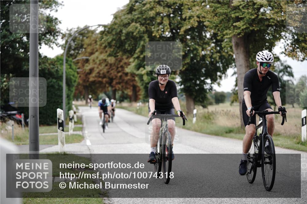 30.08.2026 - Elbe Triathlon Hamburg Michael Burmester http://msf.ph/oto/10074318 30.08.2026 10:46:48 Radfahren 797, 838, 925, 1058, 1154, 1227 meine-sportfotos.de