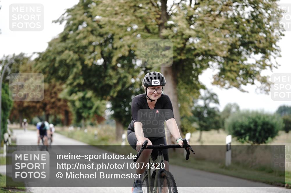 30.08.2026 - Elbe Triathlon Hamburg Michael Burmester http://msf.ph/oto/10074320 30.08.2026 10:46:49 Radfahren 797, 838, 925, 1058, 1154, 1227 meine-sportfotos.de