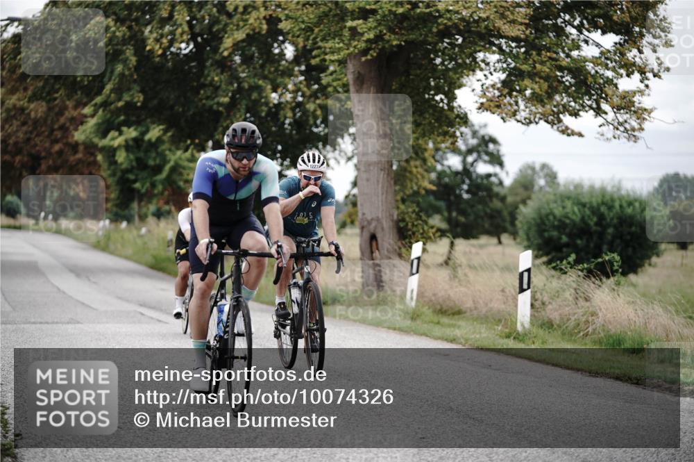 30.08.2026 - Elbe Triathlon Hamburg Michael Burmester http://msf.ph/oto/10074326 30.08.2026 10:46:51 Radfahren 925, 1058, 1154, 1227 meine-sportfotos.de