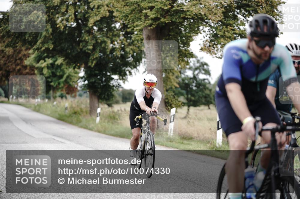 30.08.2026 - Elbe Triathlon Hamburg Michael Burmester http://msf.ph/oto/10074330 30.08.2026 10:46:52 Radfahren 849, 1058, 1154, 1227 meine-sportfotos.de
