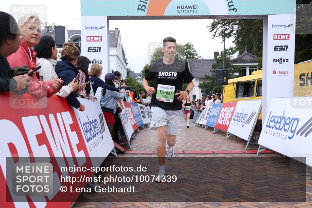 30.08.2026 - Blankeneser Heldenlauf Lena Gebhardt http://msf.ph/oto/10074339 30.08.2026 10:24:07 Ziel 5277, 5333, 5431, 5482, 5523 meine-sportfotos.de