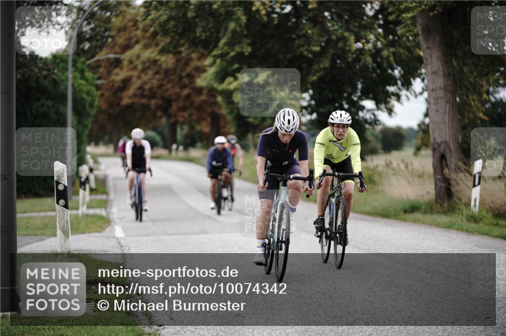 30.08.2026 - Elbe Triathlon Hamburg Michael Burmester http://msf.ph/oto/10074342 30.08.2026 10:47:06 Radfahren 518, 906, 923, 980, 997 meine-sportfotos.de