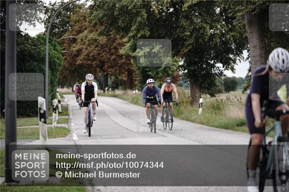 30.08.2026 - Elbe Triathlon Hamburg Michael Burmester http://msf.ph/oto/10074344 30.08.2026 10:47:07 Radfahren 518, 859, 906, 923, 980, 997 meine-sportfotos.de