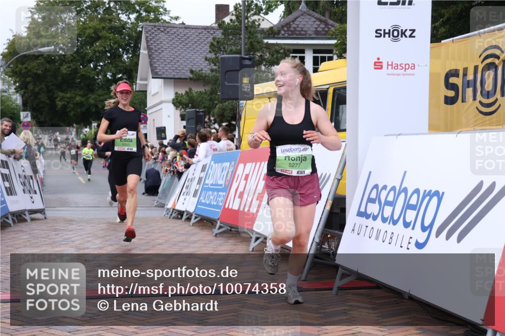 30.08.2026 - Blankeneser Heldenlauf Lena Gebhardt http://msf.ph/oto/10074358 30.08.2026 10:24:10 Ziel 5277, 5333, 5438, 5482, 5523 meine-sportfotos.de
