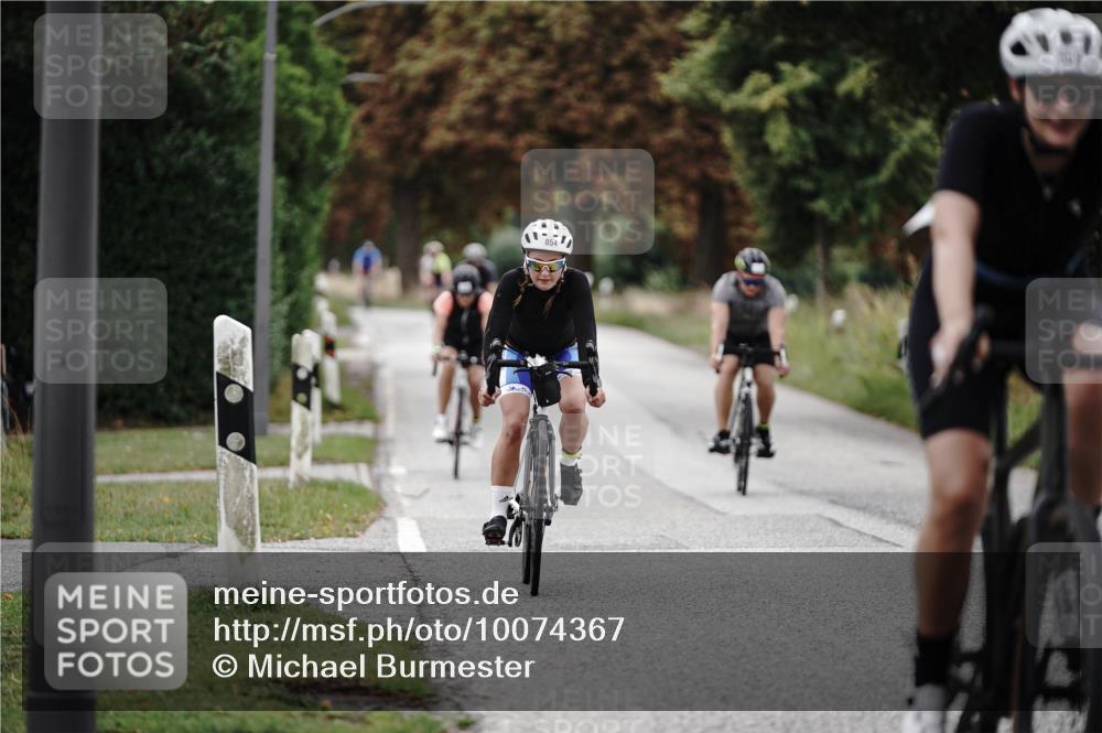 30.08.2026 - Elbe Triathlon Hamburg Michael Burmester http://msf.ph/oto/10074367 30.08.2026 10:47:27 Radfahren 854, 865, 939, 1040, 1111 meine-sportfotos.de