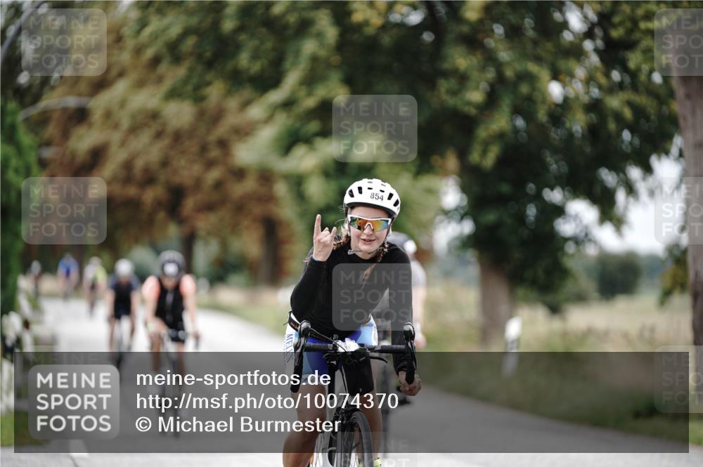 30.08.2026 - Elbe Triathlon Hamburg Michael Burmester http://msf.ph/oto/10074370 30.08.2026 10:47:28 Radfahren 854, 865, 939, 1040, 1111 meine-sportfotos.de