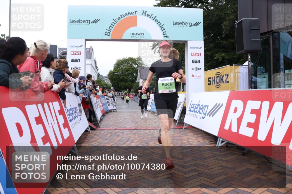 30.08.2026 - Blankeneser Heldenlauf Lena Gebhardt http://msf.ph/oto/10074380 30.08.2026 10:24:12 Ziel 5277, 5333, 5438, 5482, 5523 meine-sportfotos.de
