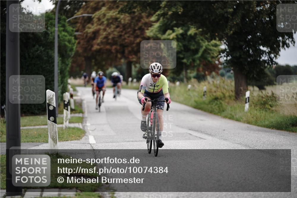 30.08.2026 - Elbe Triathlon Hamburg Michael Burmester http://msf.ph/oto/10074384 30.08.2026 10:47:36 Radfahren 944, 983, 1027, 1120, 1207 meine-sportfotos.de