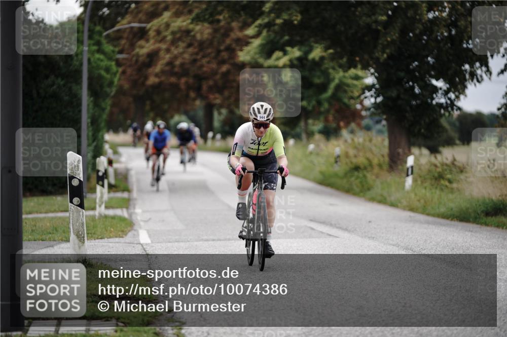 30.08.2026 - Elbe Triathlon Hamburg Michael Burmester http://msf.ph/oto/10074386 30.08.2026 10:47:36 Radfahren 944, 983, 1027, 1120, 1207 meine-sportfotos.de