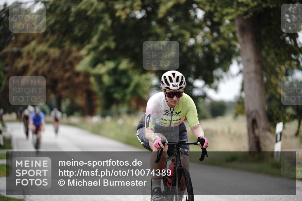 30.08.2026 - Elbe Triathlon Hamburg Michael Burmester http://msf.ph/oto/10074389 30.08.2026 10:47:37 Radfahren 944, 983, 1027, 1120, 1207 meine-sportfotos.de