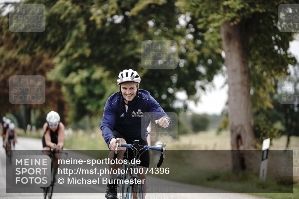 30.08.2026 - Elbe Triathlon Hamburg Michael Burmester http://msf.ph/oto/10074396 30.08.2026 10:47:42 Radfahren 808, 983, 1013, 1027, 1076, 1120, 1207 meine-sportfotos.de