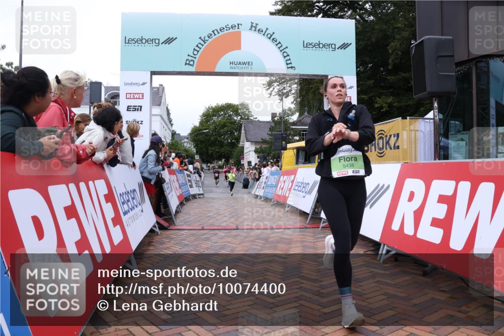 30.08.2026 - Blankeneser Heldenlauf Lena Gebhardt http://msf.ph/oto/10074400 30.08.2026 10:24:14 Ziel 5277, 5333, 5405, 5438, 5482 meine-sportfotos.de