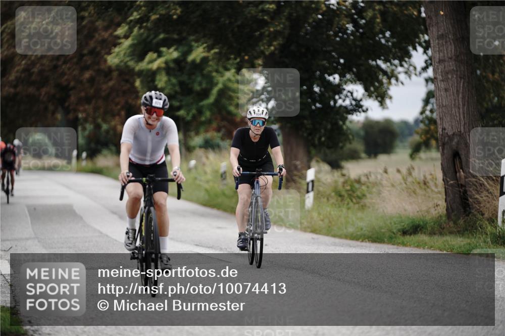 30.08.2026 - Elbe Triathlon Hamburg Michael Burmester http://msf.ph/oto/10074413 30.08.2026 10:47:50 Radfahren 808, 926, 934, 1013, 1076, 1335 meine-sportfotos.de