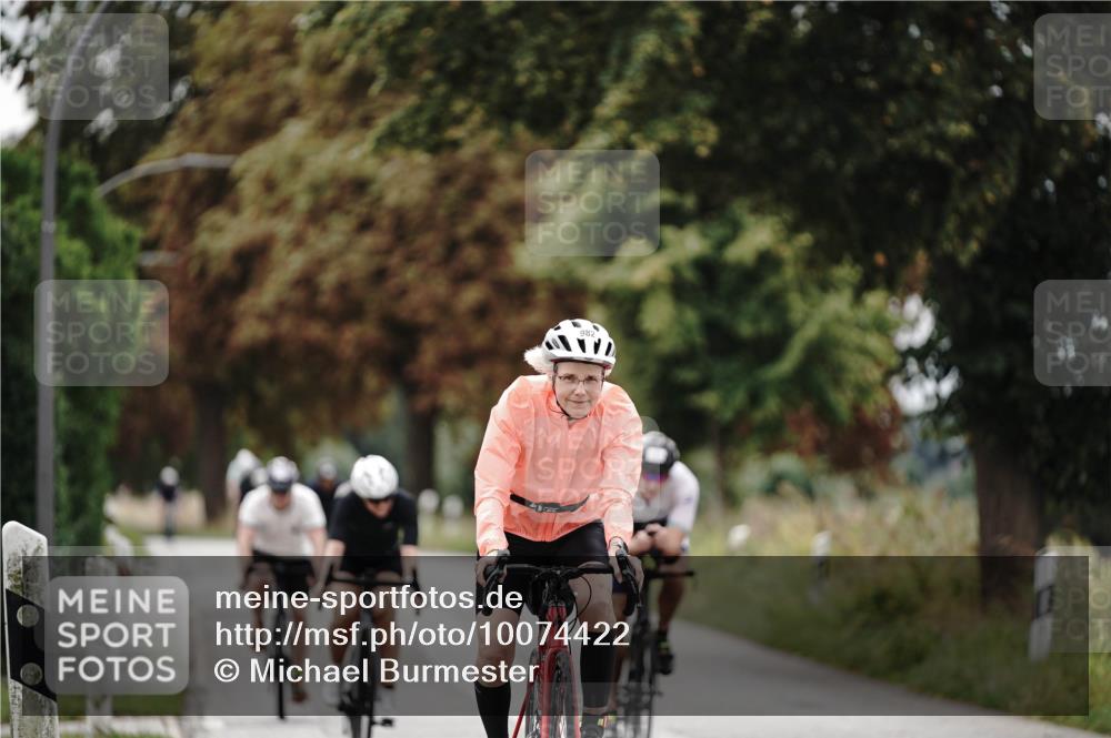 30.08.2026 - Elbe Triathlon Hamburg Michael Burmester http://msf.ph/oto/10074422 30.08.2026 10:47:58 Radfahren 858, 954, 982, 1109, 1125, 1195, 1254, 1335 meine-sportfotos.de