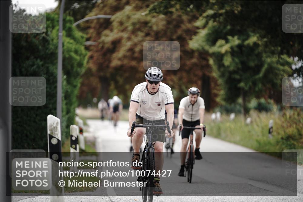 30.08.2026 - Elbe Triathlon Hamburg Michael Burmester http://msf.ph/oto/10074427 30.08.2026 10:48:01 Radfahren 858, 954, 982, 1035, 1109, 1125, 1195, 1254 meine-sportfotos.de