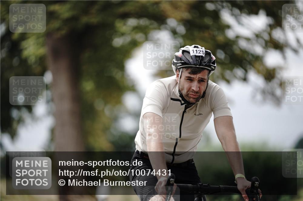 30.08.2026 - Elbe Triathlon Hamburg Michael Burmester http://msf.ph/oto/10074431 30.08.2026 10:48:03 Radfahren 858, 954, 1035, 1109, 1125, 1195 meine-sportfotos.de