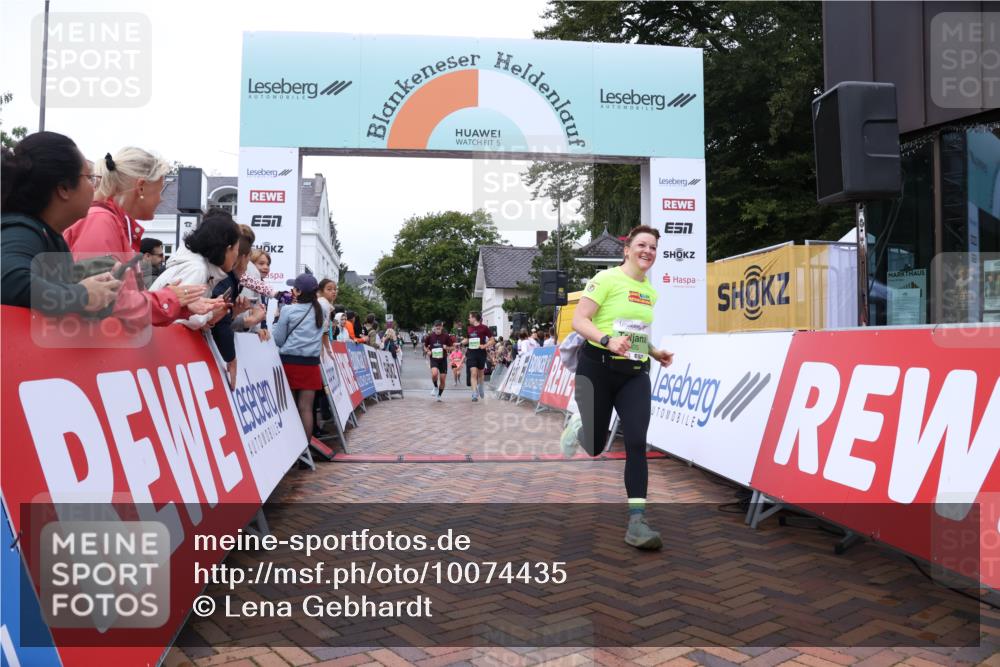30.08.2026 - Blankeneser Heldenlauf Lena Gebhardt http://msf.ph/oto/10074435 30.08.2026 10:24:18 Ziel 5277, 5333, 5405, 5438, 5456, 5457, 5689 meine-sportfotos.de