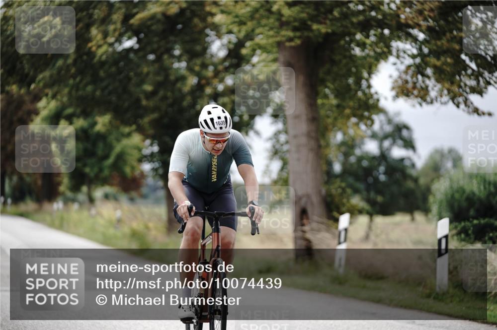 30.08.2026 - Elbe Triathlon Hamburg Michael Burmester http://msf.ph/oto/10074439 30.08.2026 10:48:08 Radfahren 836, 858, 1035, 1156 meine-sportfotos.de