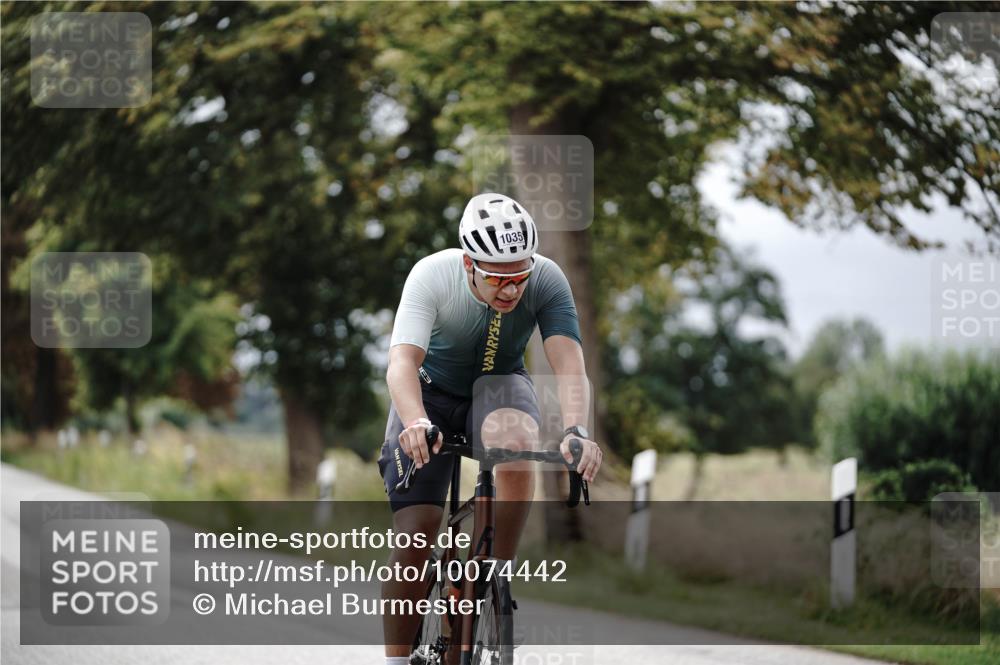 30.08.2026 - Elbe Triathlon Hamburg Michael Burmester http://msf.ph/oto/10074442 30.08.2026 10:48:08 Radfahren 836, 858, 1035, 1156 meine-sportfotos.de