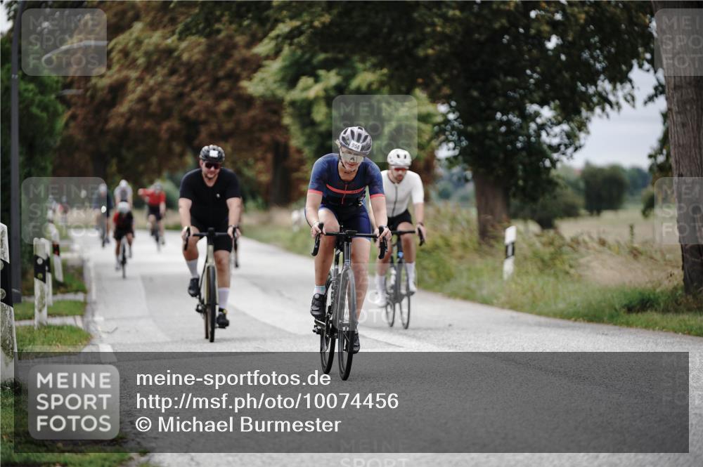 30.08.2026 - Elbe Triathlon Hamburg Michael Burmester http://msf.ph/oto/10074456 30.08.2026 10:48:22 Radfahren 957, 958, 1059, 1070, 1083, 1102, 1174, 1318 meine-sportfotos.de