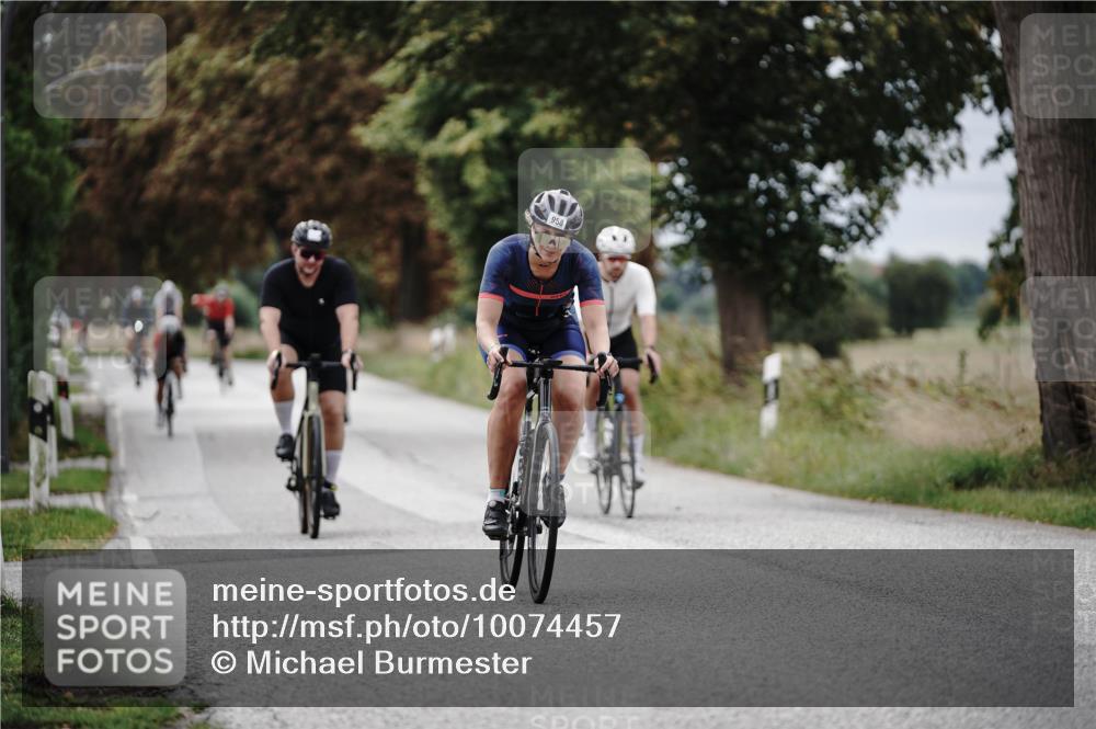 30.08.2026 - Elbe Triathlon Hamburg Michael Burmester http://msf.ph/oto/10074457 30.08.2026 10:48:22 Radfahren 957, 958, 1059, 1070, 1083, 1102, 1174, 1318 meine-sportfotos.de