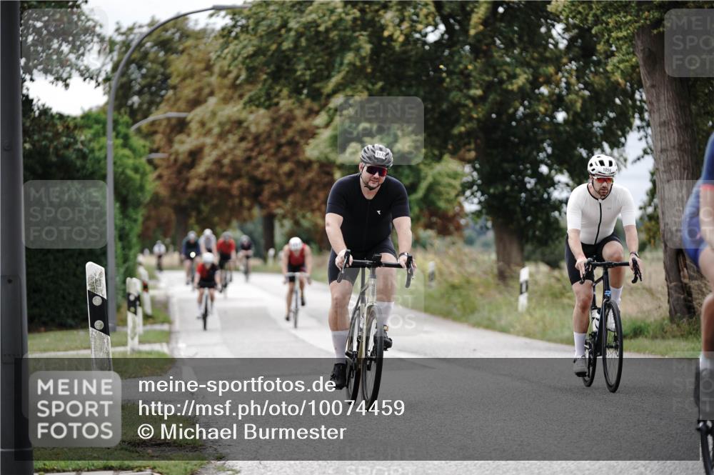 30.08.2026 - Elbe Triathlon Hamburg Michael Burmester http://msf.ph/oto/10074459 30.08.2026 10:48:23 Radfahren 957, 958, 1059, 1083, 1102, 1174, 1308, 1318 meine-sportfotos.de