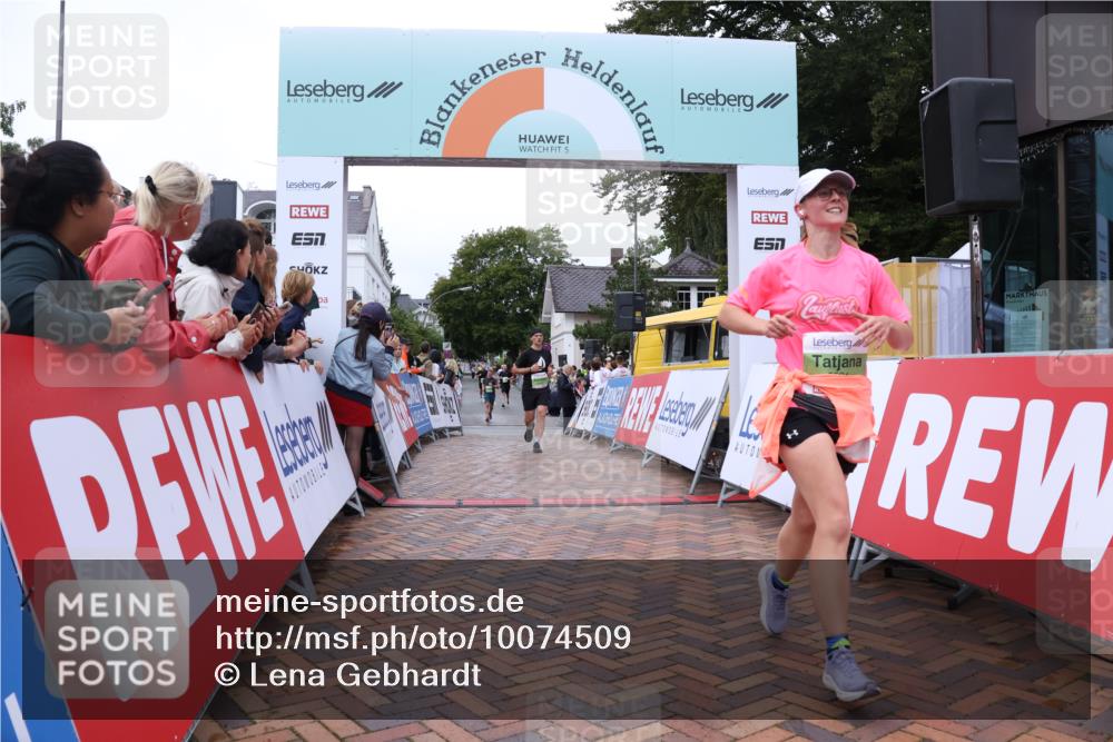30.08.2026 - Blankeneser Heldenlauf Lena Gebhardt http://msf.ph/oto/10074509 30.08.2026 10:24:26 Ziel 5405, 5445, 5456, 5457, 5521, 5522, 5689 meine-sportfotos.de