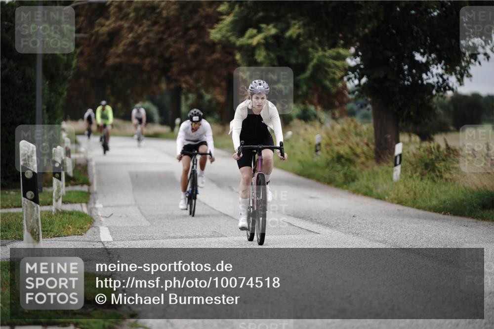 30.08.2026 - Elbe Triathlon Hamburg Michael Burmester http://msf.ph/oto/10074518 30.08.2026 10:49:05 Radfahren 907, 1056, 1177 meine-sportfotos.de