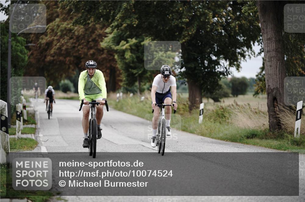 30.08.2026 - Elbe Triathlon Hamburg Michael Burmester http://msf.ph/oto/10074524 30.08.2026 10:49:12 Radfahren 1007, 1049, 1128 meine-sportfotos.de