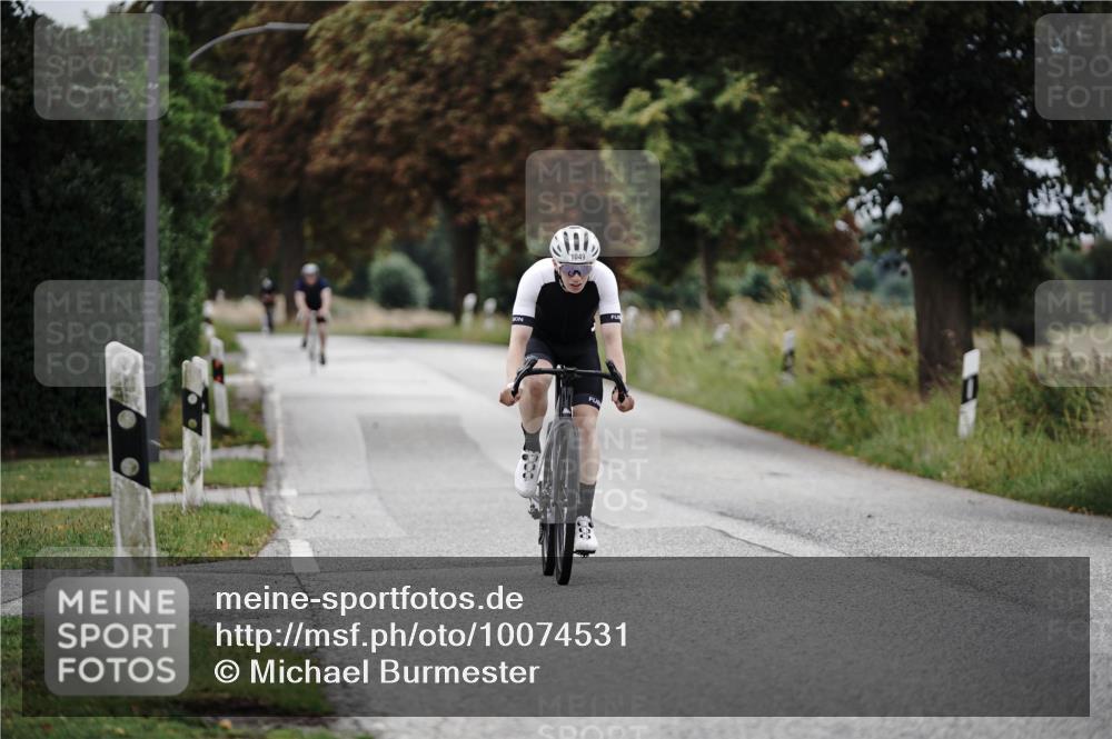 30.08.2026 - Elbe Triathlon Hamburg Michael Burmester http://msf.ph/oto/10074531 30.08.2026 10:49:16 Radfahren 991, 1007, 1049, 1128 meine-sportfotos.de