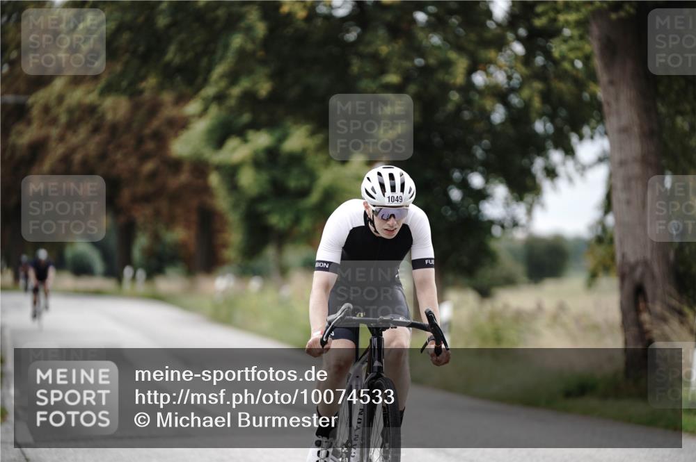 30.08.2026 - Elbe Triathlon Hamburg Michael Burmester http://msf.ph/oto/10074533 30.08.2026 10:49:17 Radfahren 991, 1049 meine-sportfotos.de