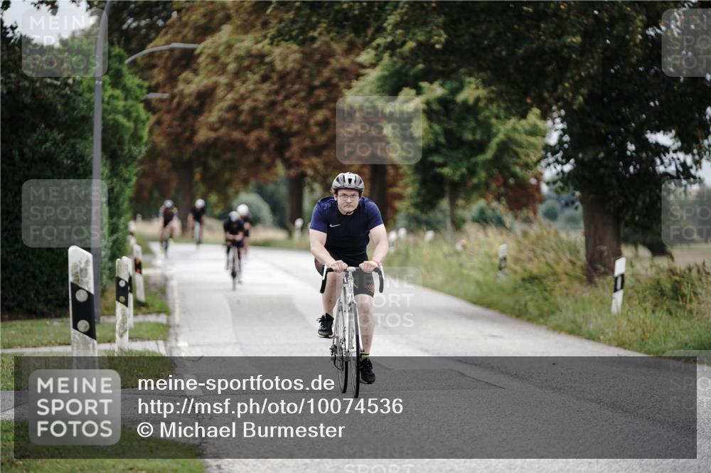 30.08.2026 - Elbe Triathlon Hamburg Michael Burmester http://msf.ph/oto/10074536 30.08.2026 10:49:22 Radfahren 991, 1211, 1285 meine-sportfotos.de