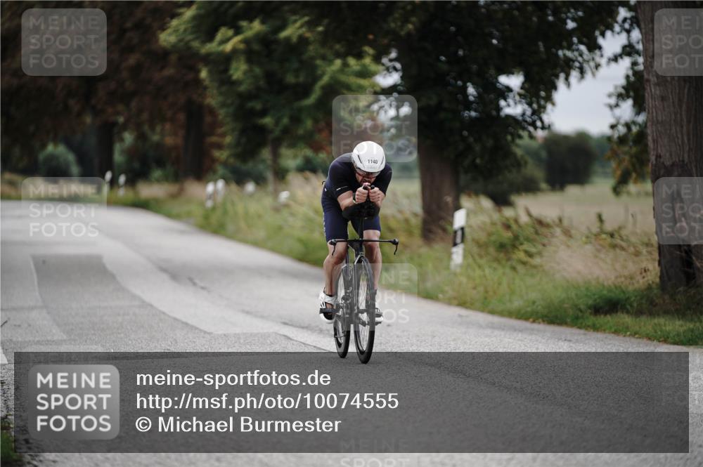 30.08.2026 - Elbe Triathlon Hamburg Michael Burmester http://msf.ph/oto/10074555 30.08.2026 10:49:36 Radfahren 1140 meine-sportfotos.de