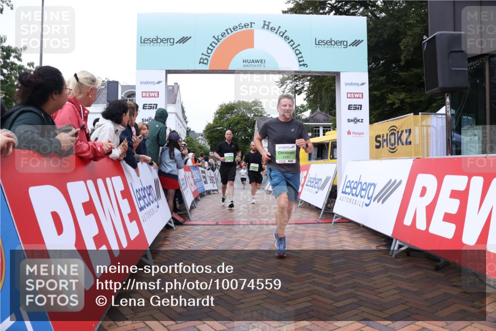 30.08.2026 - Blankeneser Heldenlauf Lena Gebhardt http://msf.ph/oto/10074559 30.08.2026 10:24:33 Ziel 5008, 5137, 5309, 5445, 5521 meine-sportfotos.de