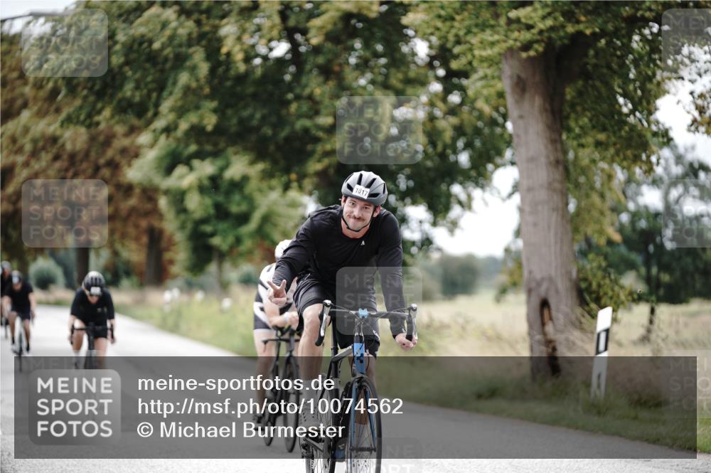 30.08.2026 - Elbe Triathlon Hamburg Michael Burmester http://msf.ph/oto/10074562 30.08.2026 10:50:12 Radfahren 932, 1006, 1017, 1145, 1295 meine-sportfotos.de